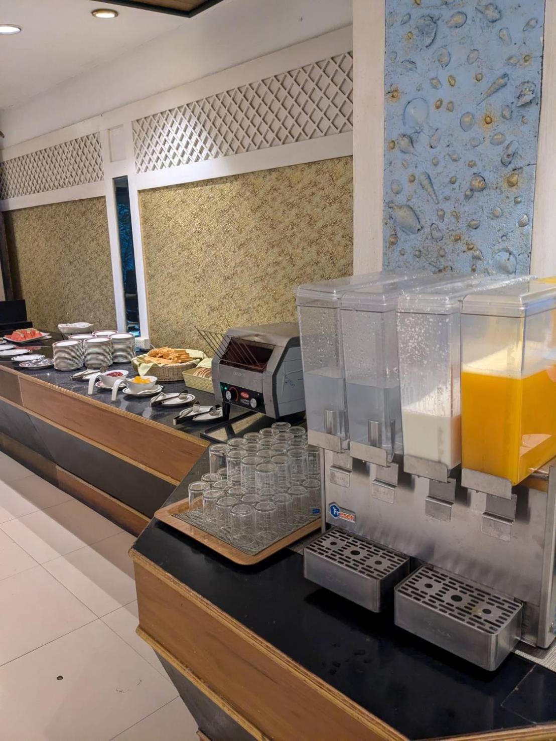 Hotel First Pacific Cirrus à Pattaya Extérieur photo