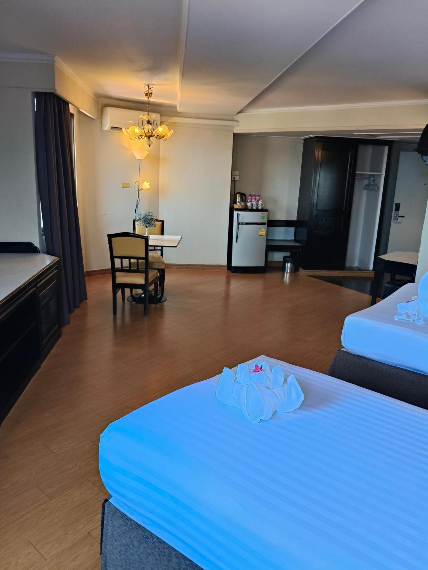 Hotel First Pacific Cirrus à Pattaya Chambre photo