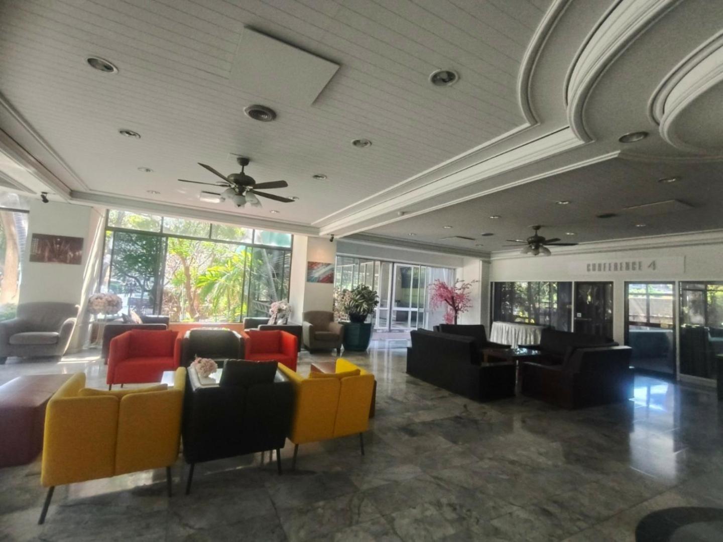 Hotel First Pacific Cirrus à Pattaya Extérieur photo