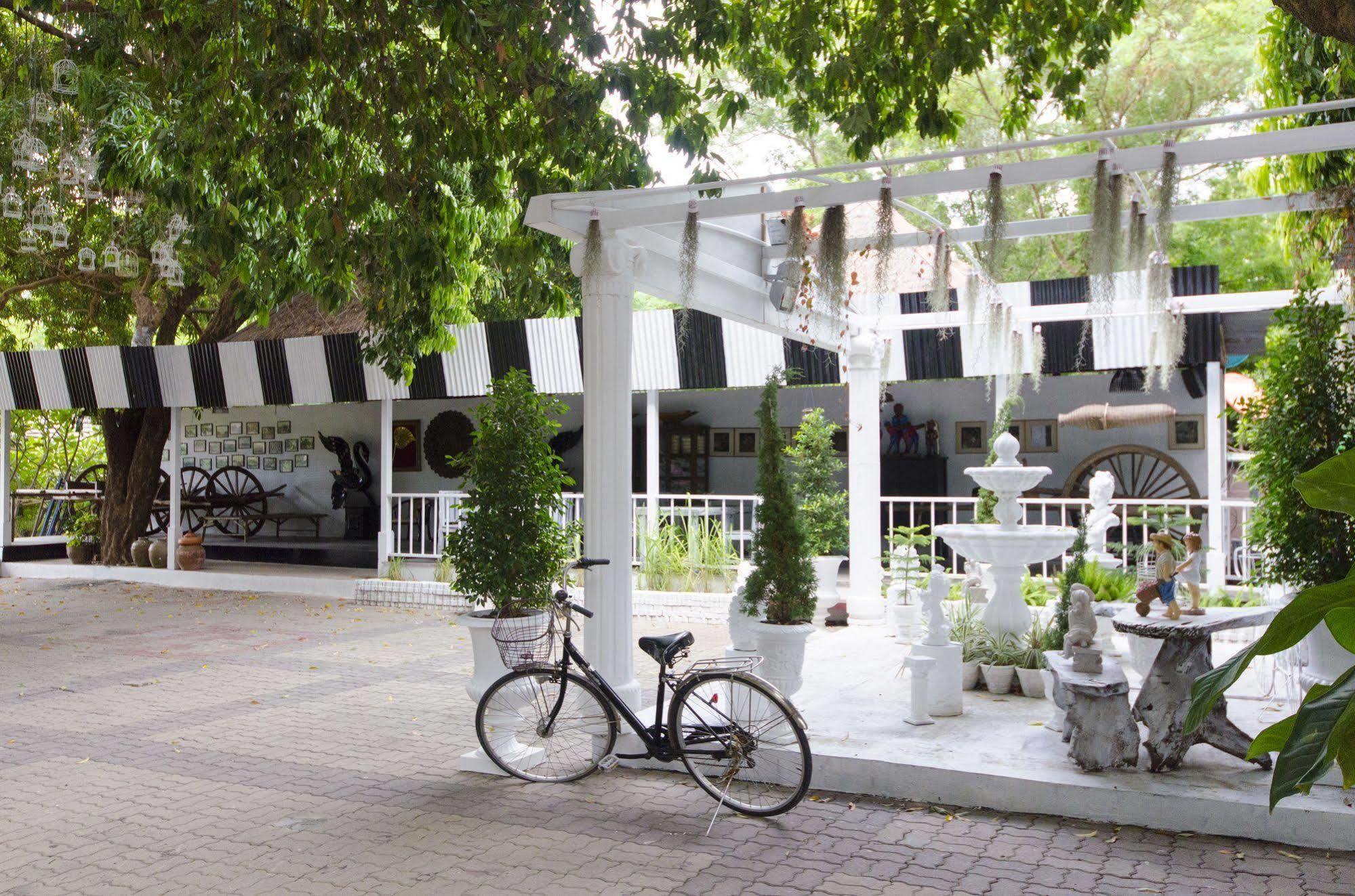 Hotel First Pacific Cirrus à Pattaya Extérieur photo